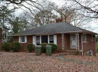 1215 W Osborn Rd, Farmville, VA 23901