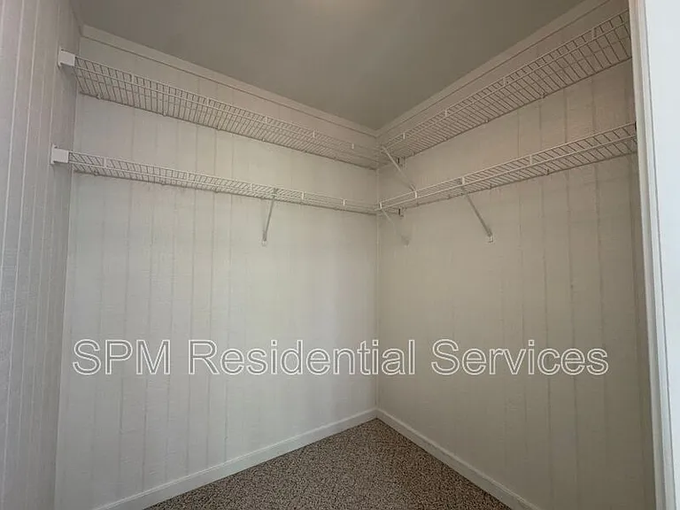 1154 Monroe Ln — Photo 20