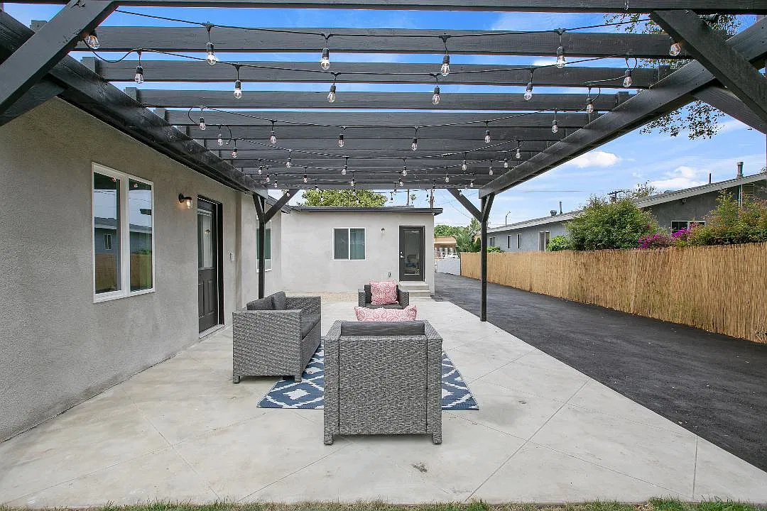 3533 El Sereno Ave — Photo 2