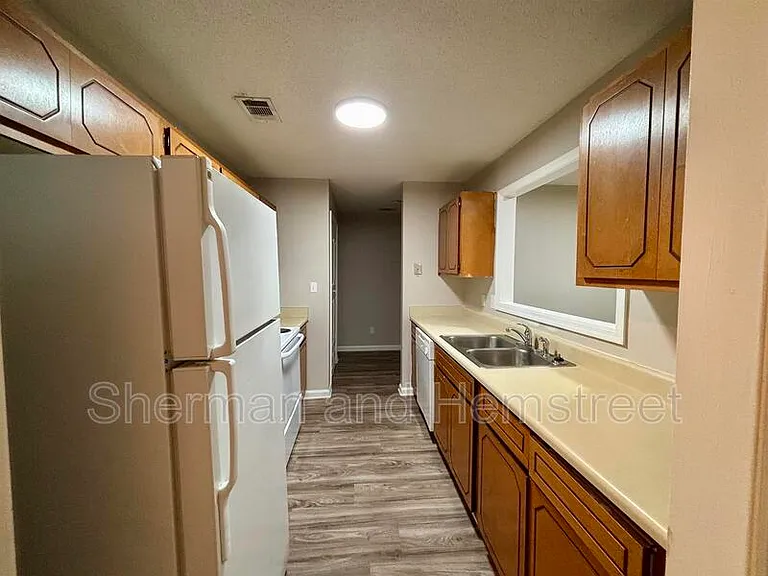 212 Commons Dr #212 — Photo 11