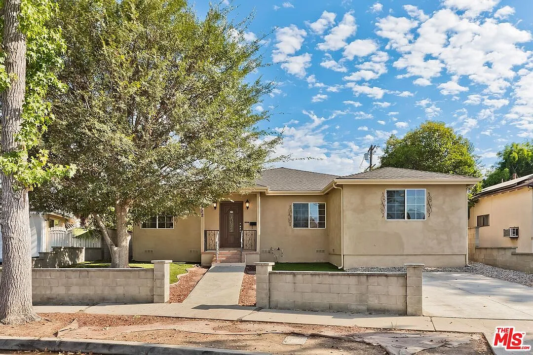 3 bed, 3.5 bath, 1968 sqft, $5,250 — Photo 2