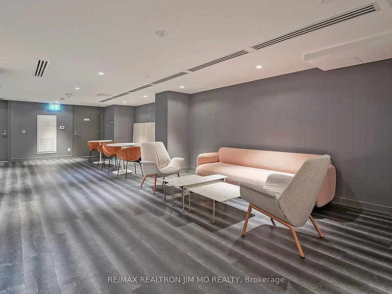 3 Gloucester St #3205 — Photo 34