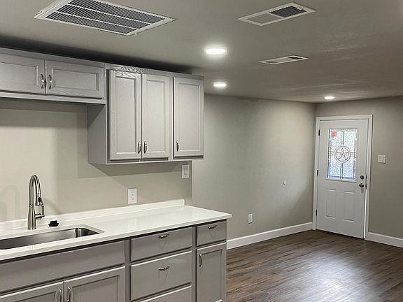 2nd image of 316 Moore St APT C