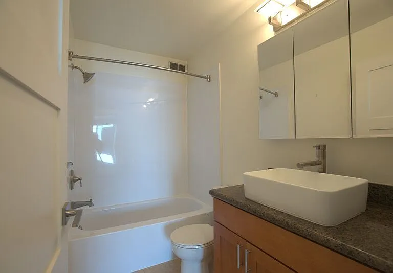 6401 Lake Washington Blvd NE #303 — Photo 9