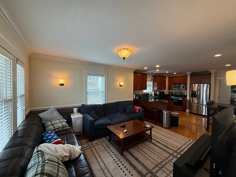 72 Bennett St #1 — Photo 4