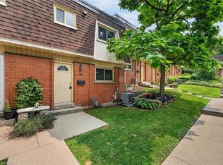 125 Bonaventure Dr #50, Hamilton, ON L9C5Y9