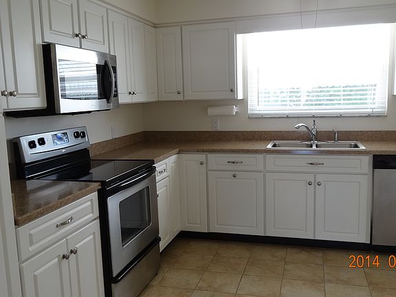 3rd image of 324 Emory Dr