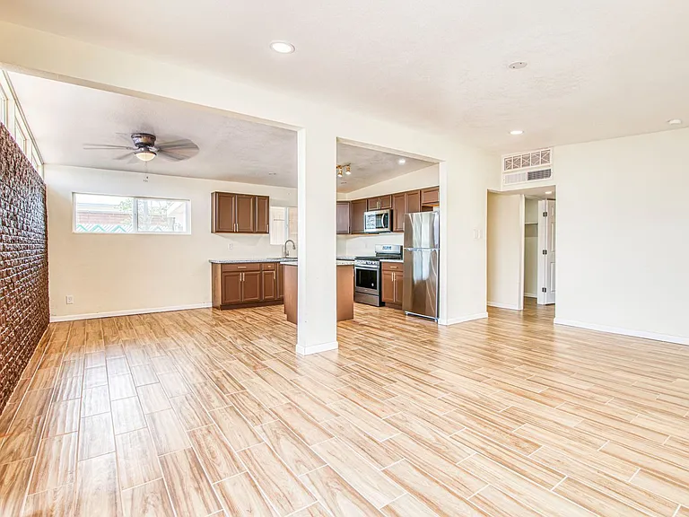8818 Mount Elbert Dr — Photo 14