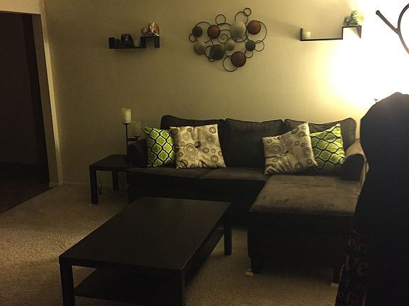 4th image of 909 Desoto Dr
