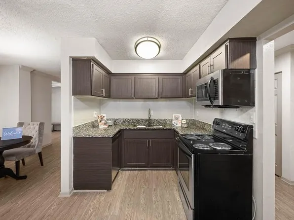 5555 Roswell Rd NE #8, Atlanta, GA 30342