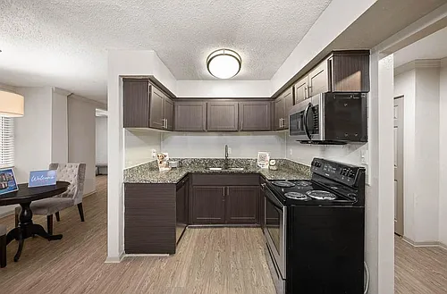 5555 Roswell Rd NE #8 Photo 1 5555 Roswell Rd NE #8 Photo 1