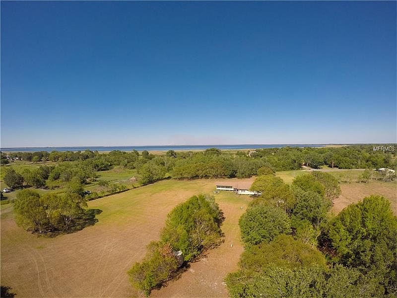 2nd image of 1380 Terry Ln