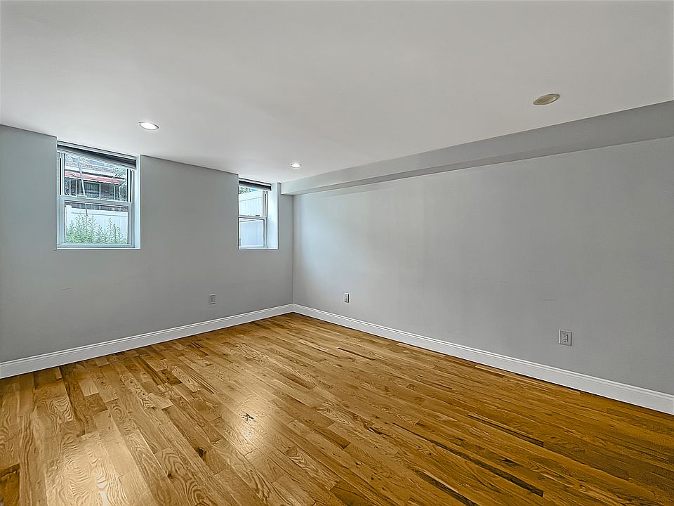 1st image of 653 E 96th St Room 2