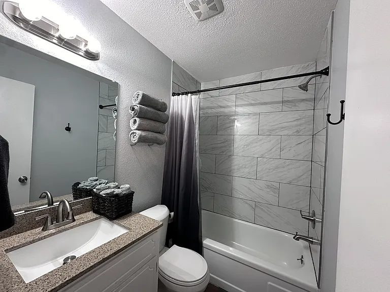 3802 Pine St #3 — Photo 5