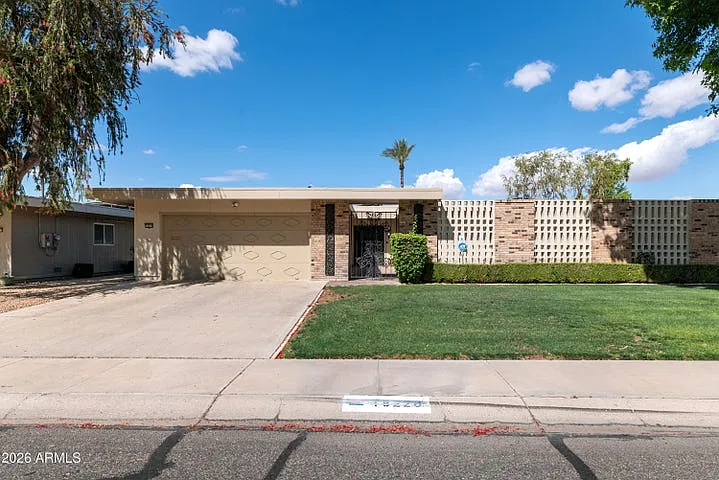 2 bed, 2001 sqft, $1,700 — Photo 2