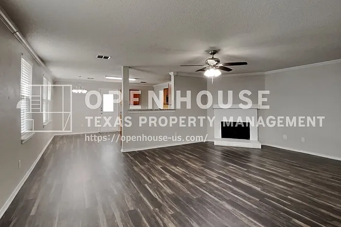 733 Tuscany Trl — Photo 4