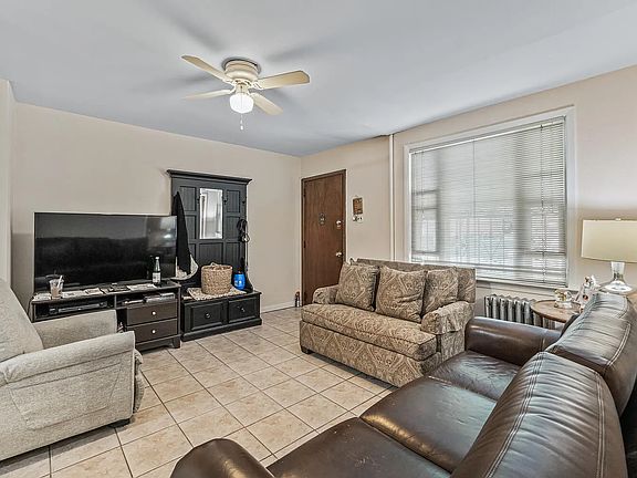 4th image of 2322 92nd St