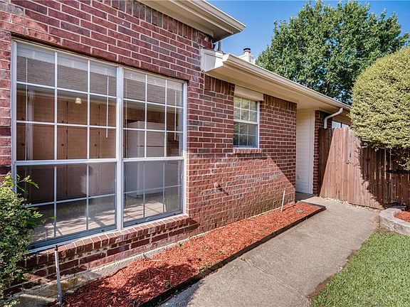 2nd image of 928 Azalia Dr