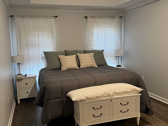 5th image of 2827 Springwood Dr