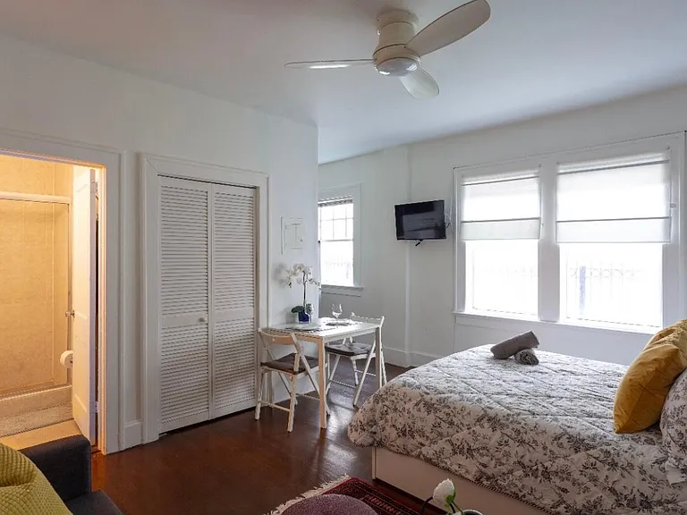 1611 Michigan Ave #5 — Photo 2