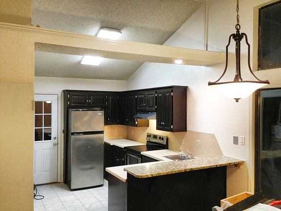 2nd image of 2310 N Lincoln Ave