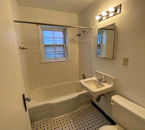 3rd image of 4006 N Woodburn St #1