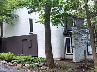 555 Lesentier Ln, Harrisburg, PA 17112