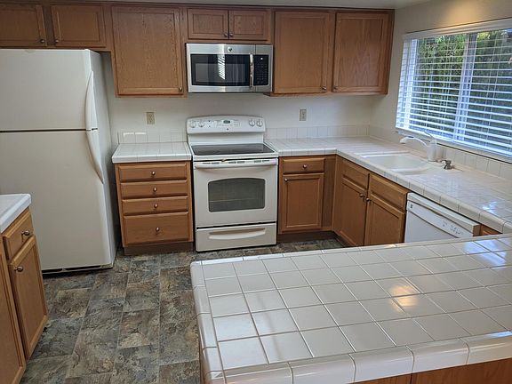 4th image of 1615 Whitewood Dr