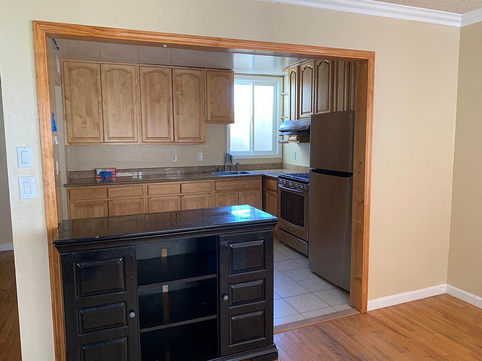 1st image of 192 Tallwood Dr