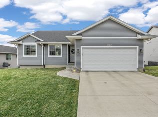 2107 Holly Meadow Ave SW, Cedar Rapids, IA 52404