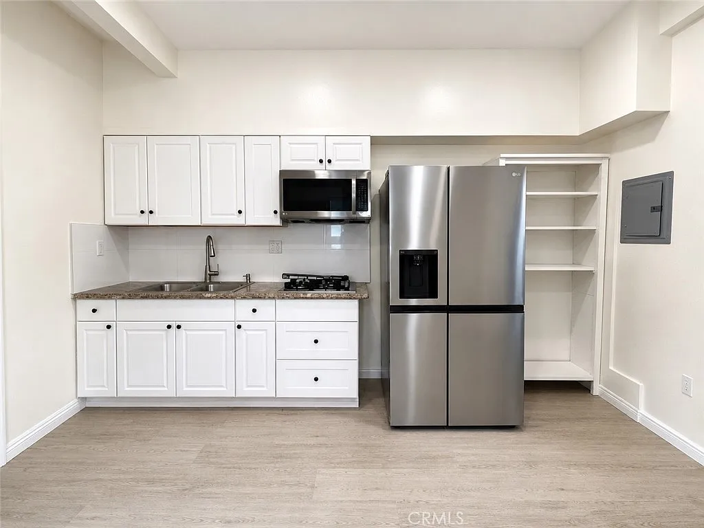 1 bed, 450 sqft, $1,745 — Photo 3