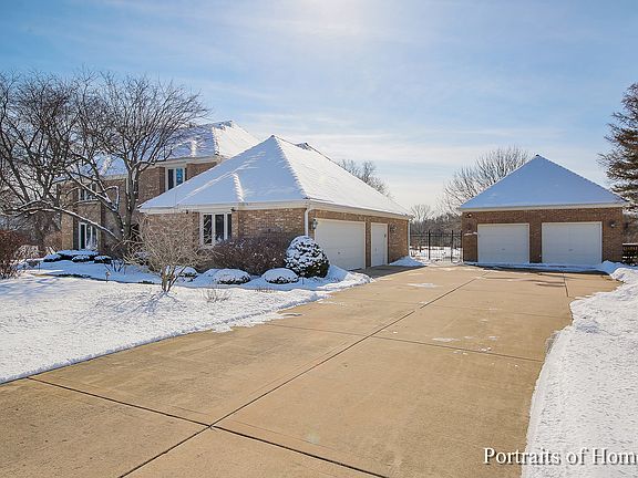 3rd image of 28W580 Lorraine Dr