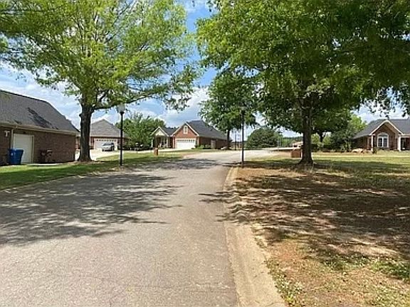 2nd image of 102 Isabella Ct
