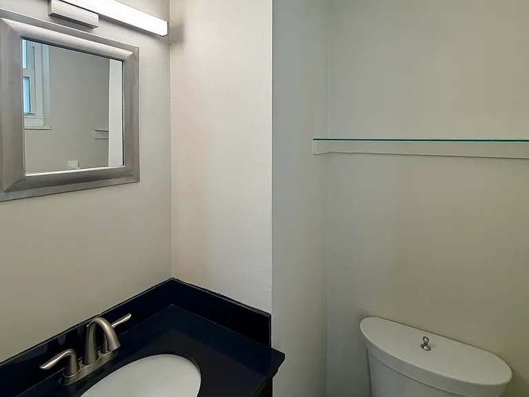 4501 NE 21st Ave #402 — Photo 15