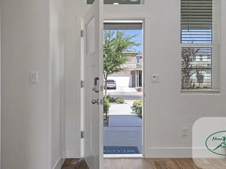 2346 Vaca Way — Photo 5