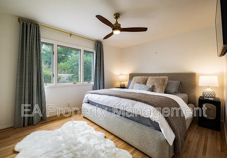 520 San Pasquale Ave SW — Photo 14