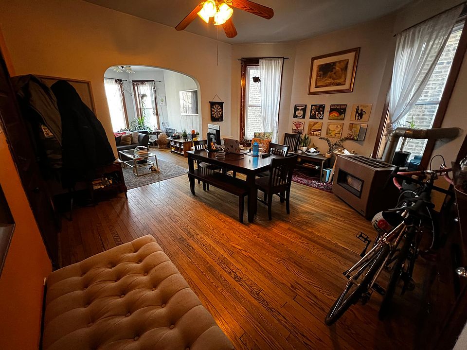 1st image of 1536 N Oakley Blvd #2