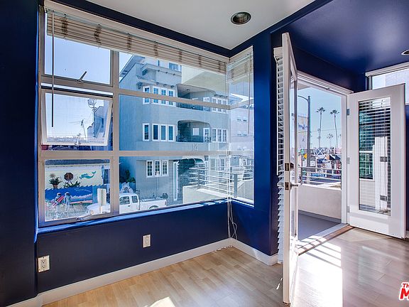 4th image of 17 Westminster Ave #1