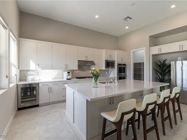 6213 Desert Flora Ave, Clark County, NV 89131