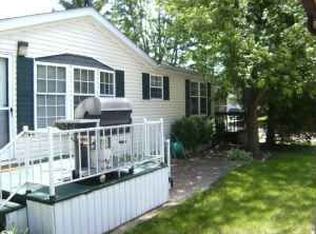 1063 Southhampton Dr, Somerset Center, MI 49282