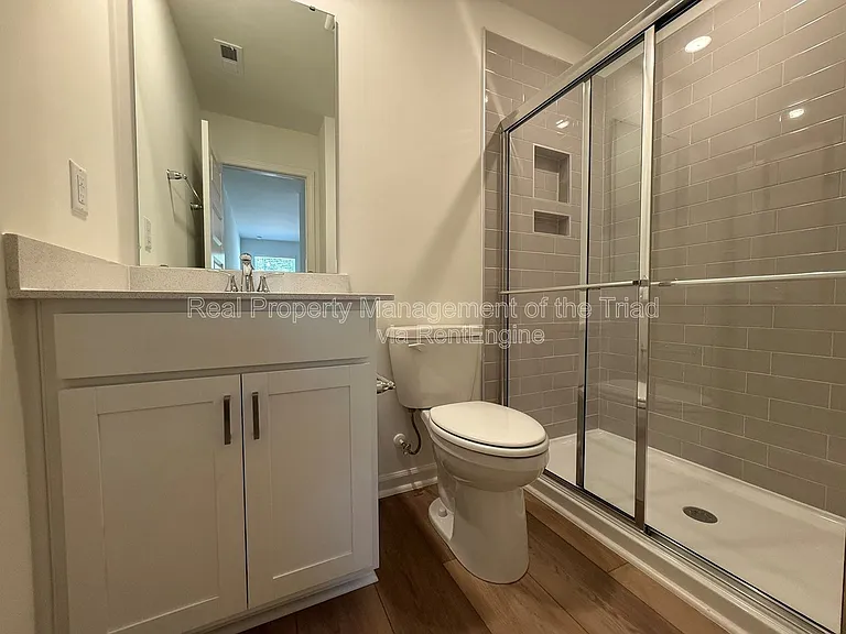 112 Parker Ln — Photo 9