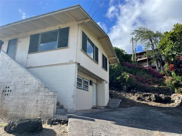 3782 Claudine St, Honolulu, HI 96816