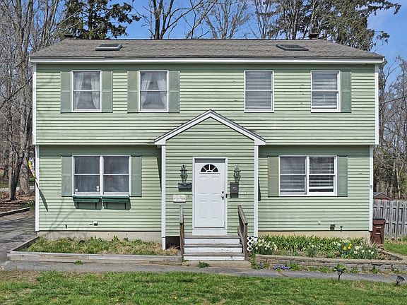 3rd image of 4 Maplewood Ave #1