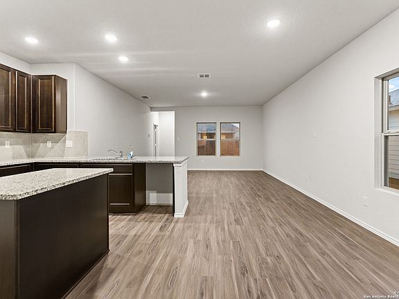 3rd image of 2659 Greenwell Ln