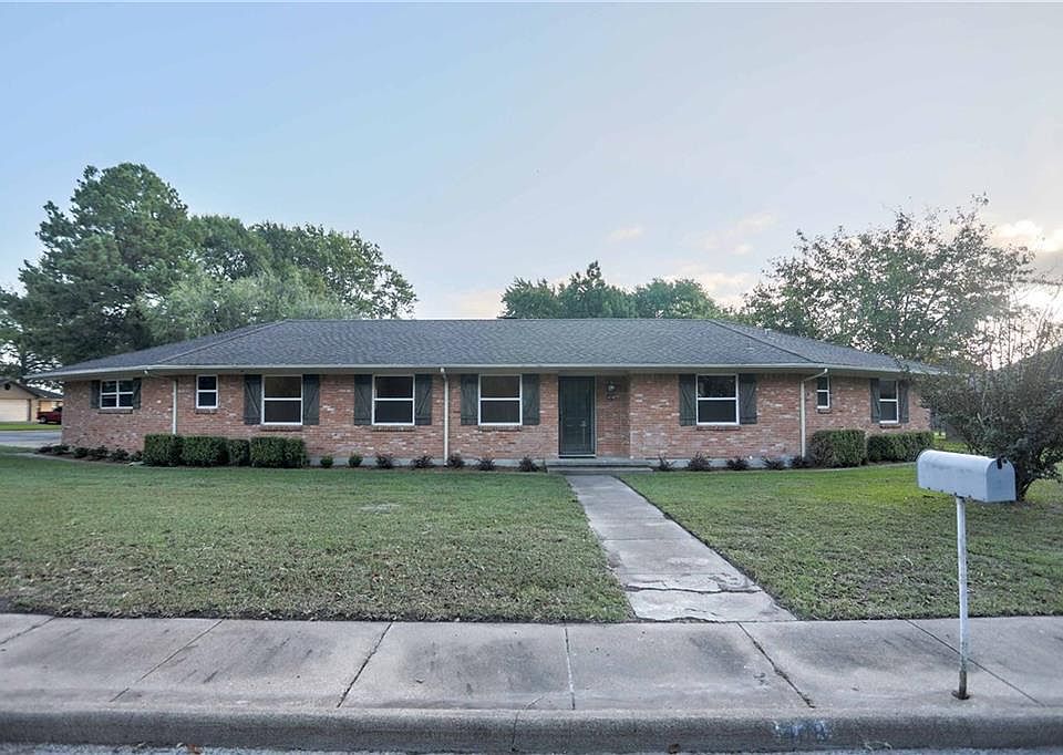 1st image of 408 Highland Dr
