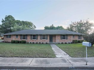 408 Highland Dr, Ennis, TX 75119