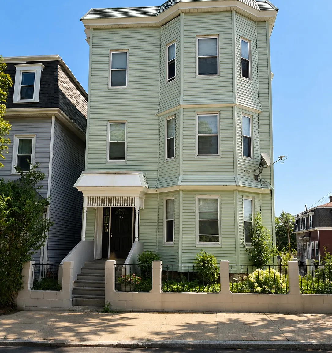 4 bed, 1200 sqft, $3,300 — Photo 1