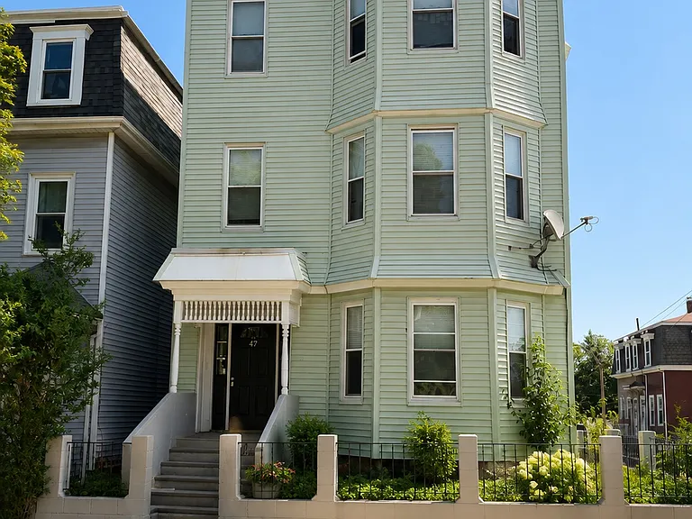 47 Buttonwood St #3 — Photo 1