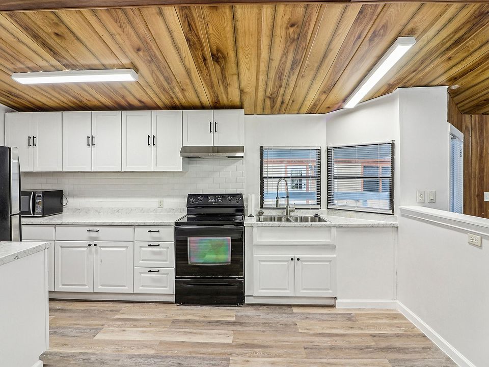 1st image of 612 Park Creek Ave