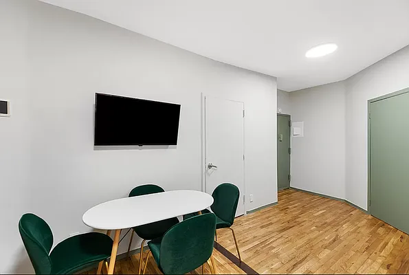 Rented by REAL New York | media 28